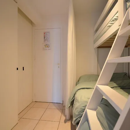 דירה In Near The