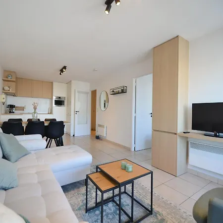 In Near The דירה